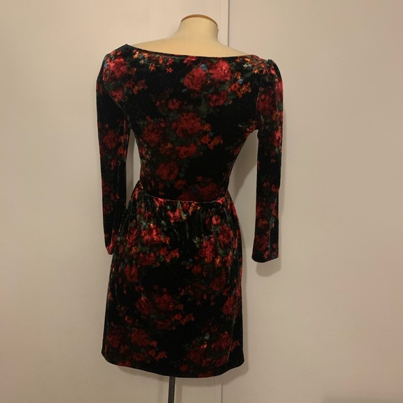 Velvet floral dress Kimchi Blue - Picture 3 of 4